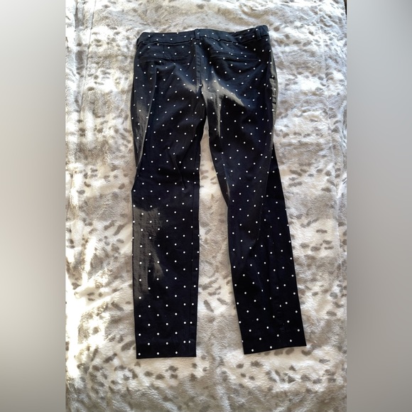 Old Navy Mid-Rise Pixie Skinny Pant - Picture 3 of 3
